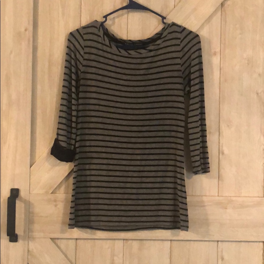 Black & Gray Stripe 3/4 sleeved shirt Small
